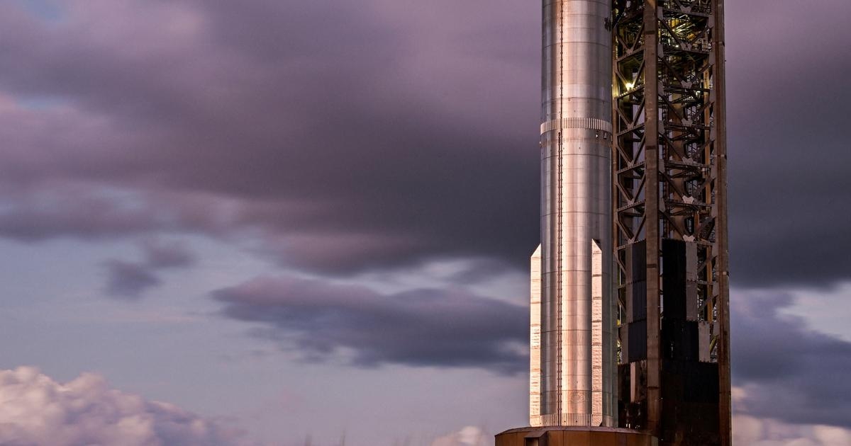Il razzo più grande di sempre di Elon Musk, Starship, si lancia nello spazio e poi ammara con successo