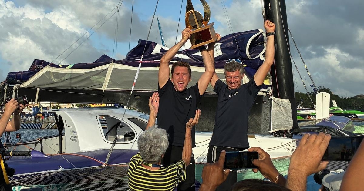 Transat Café L'Or: Baptiste Hulin y Thomas Rouxel, del último al primero en el trimarán Ocean Fifty