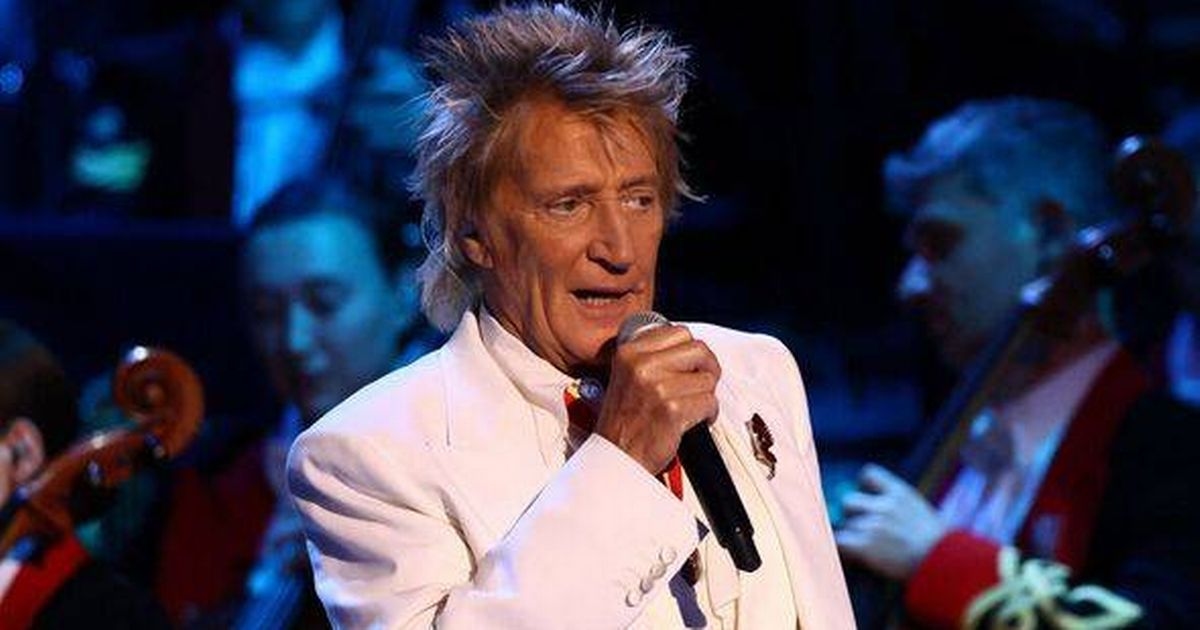 L'esibizione di Sir Rod Stewart al Festival of Remembrance divide gli spettatori della BBC