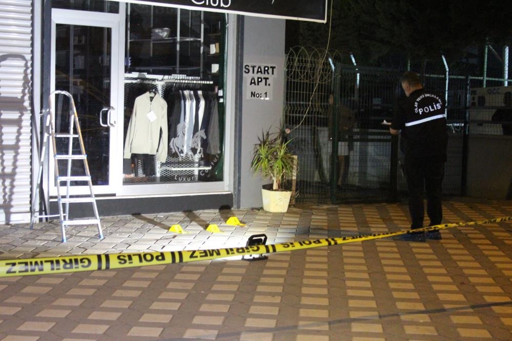 Momentos de miedo en Adana: un artefacto explosivo improvisado fue lanzado contra un lugar de trabajo.