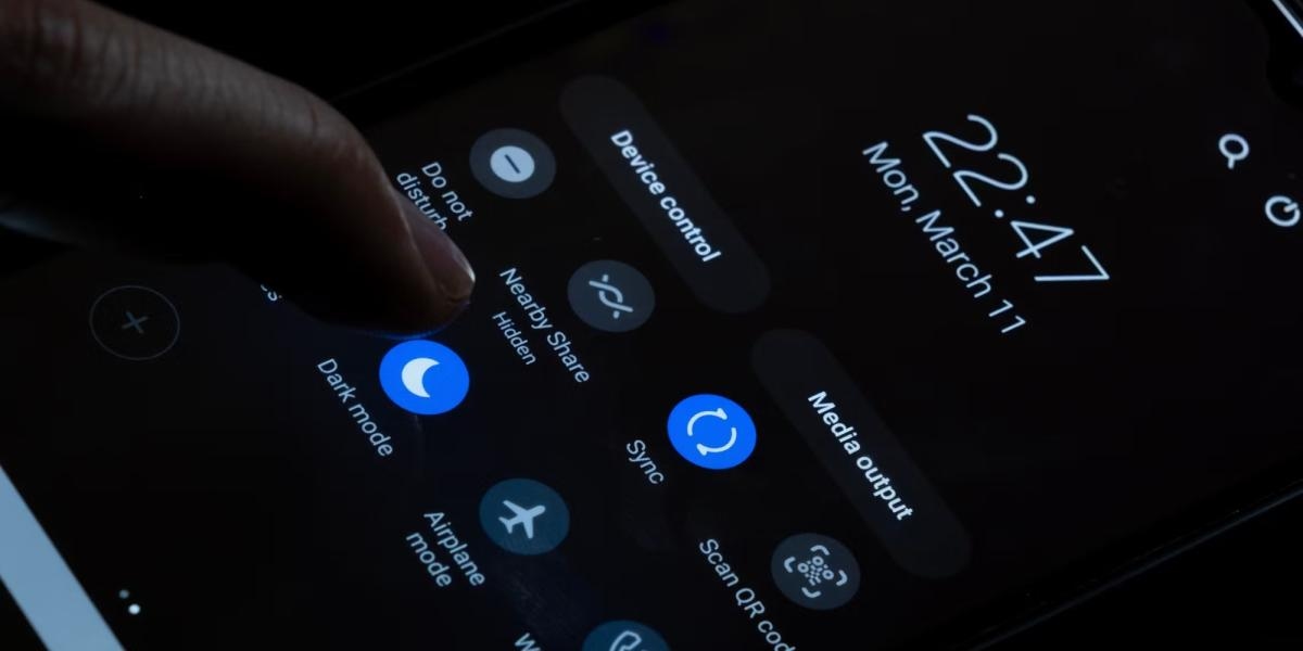 Modo claro ou escuro: é apenas uma escolha estética ou algo mais profundo?