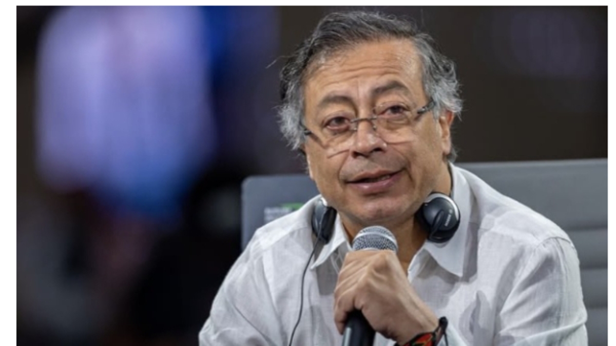 Gustavo Petro estuvo con Gianni Infantino, presidente de la Fifa, en foro con líderes mundiales en Riad