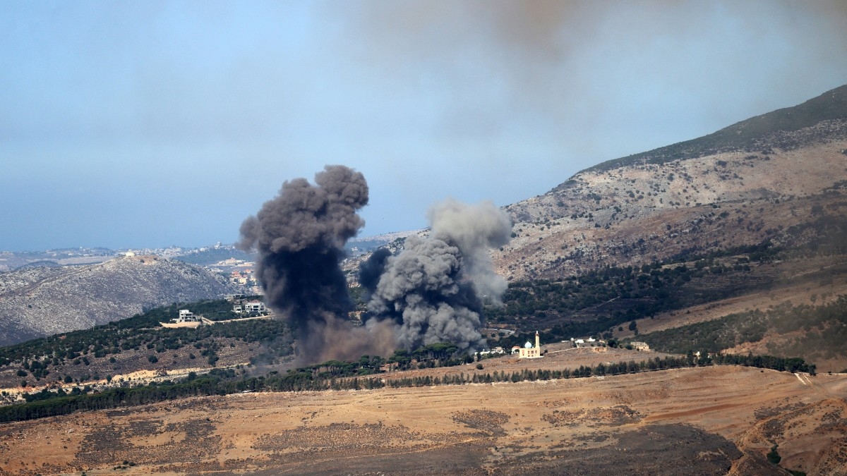 Aumentam as tensões entre Israel e Líbano: Beirute ordena que o exército "confronte" a incursão armada israelense contra supostos alvos do Hezbollah.