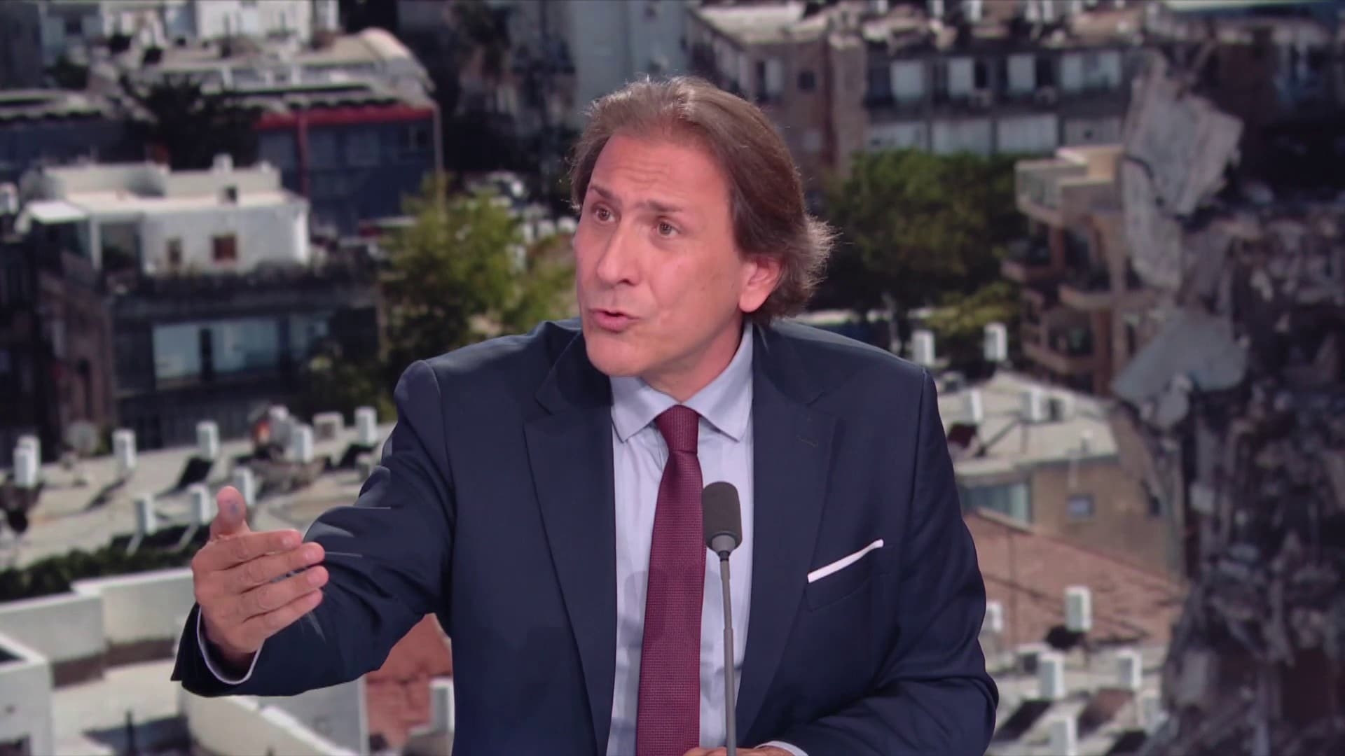 Socialist Party to Censor Zucman Without "Lightened" Tax: "It's Quite Inexorable," Threatens Jérôme Guedj