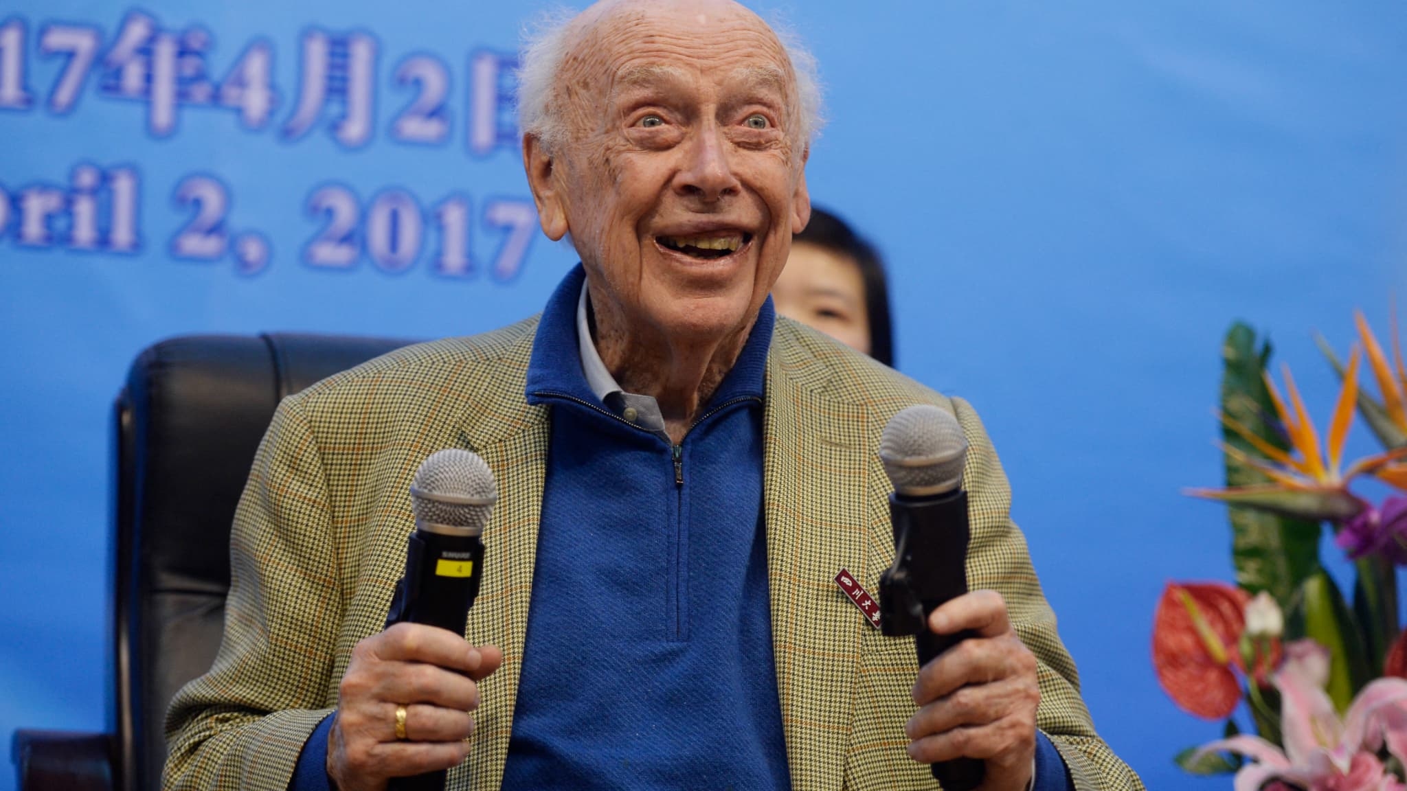 El premio Nobel de Medicina James Watson, codescubridor de la estructura del ADN, ha fallecido.