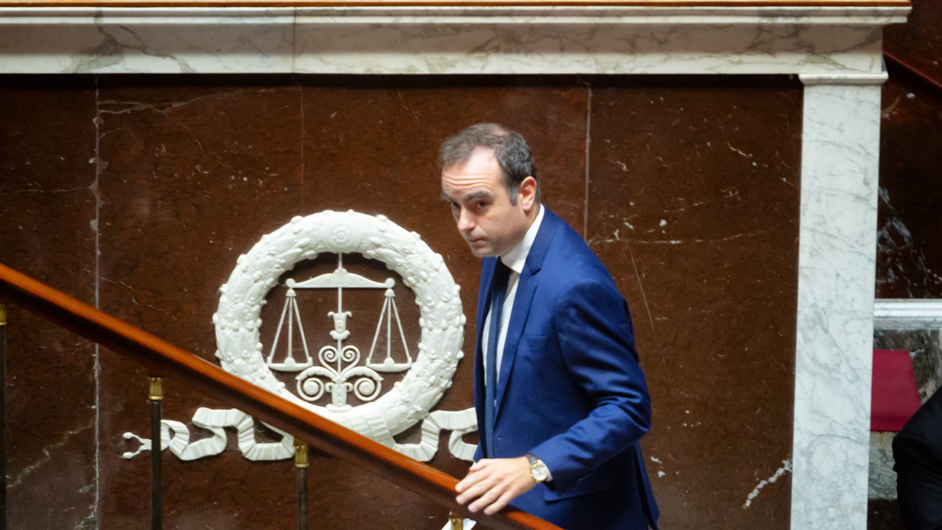 Sosyal Güvenlik bütçesi: Sébastien Lecornu, metnin "gelir" bölümünün "49.3. Madde kullanılmadan" kabul edilmesini "not ediyor"