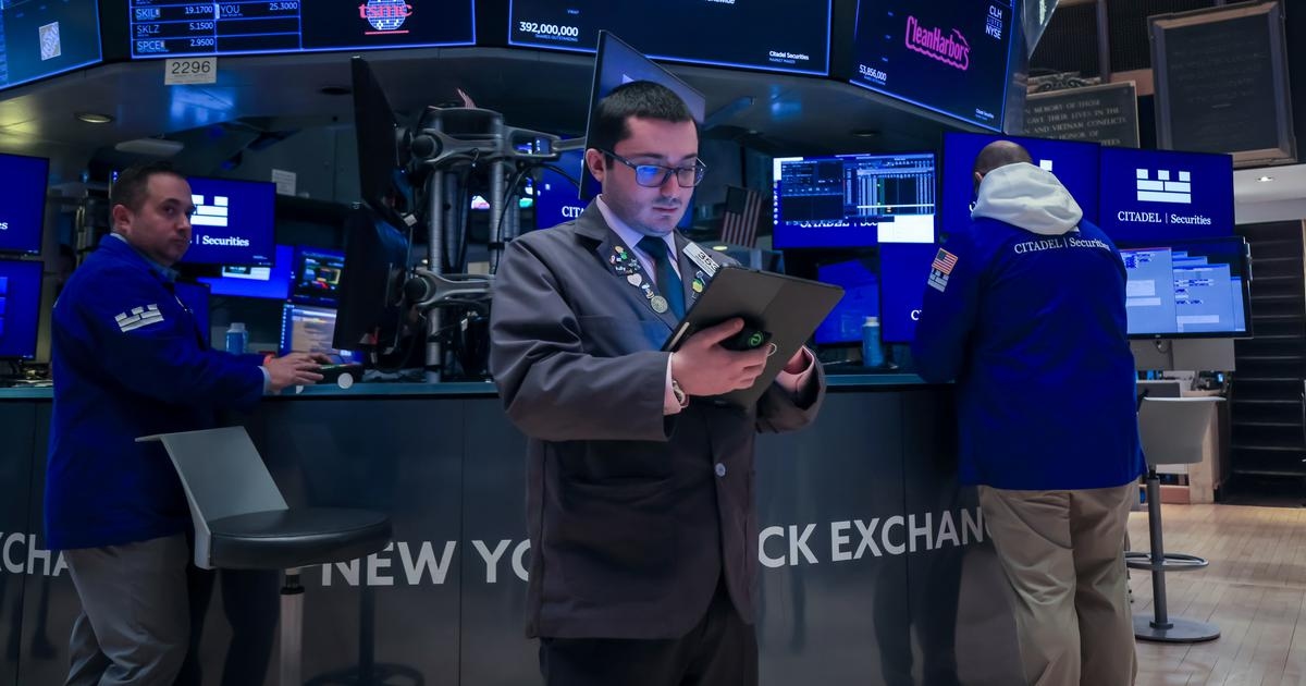 Wall Street'te düşüş trendindeki haftanın karışık bir sonu