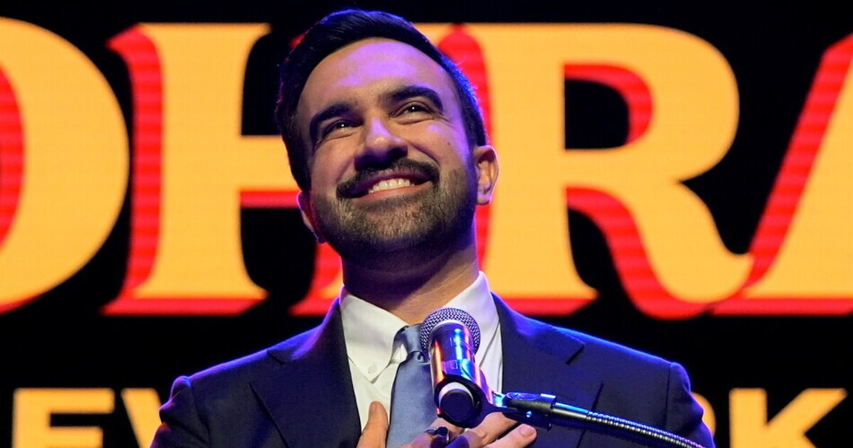Mamdani é a expressão perfeita em forma de vestido para a mulher de trinta anos bem-sucedida de hoje.