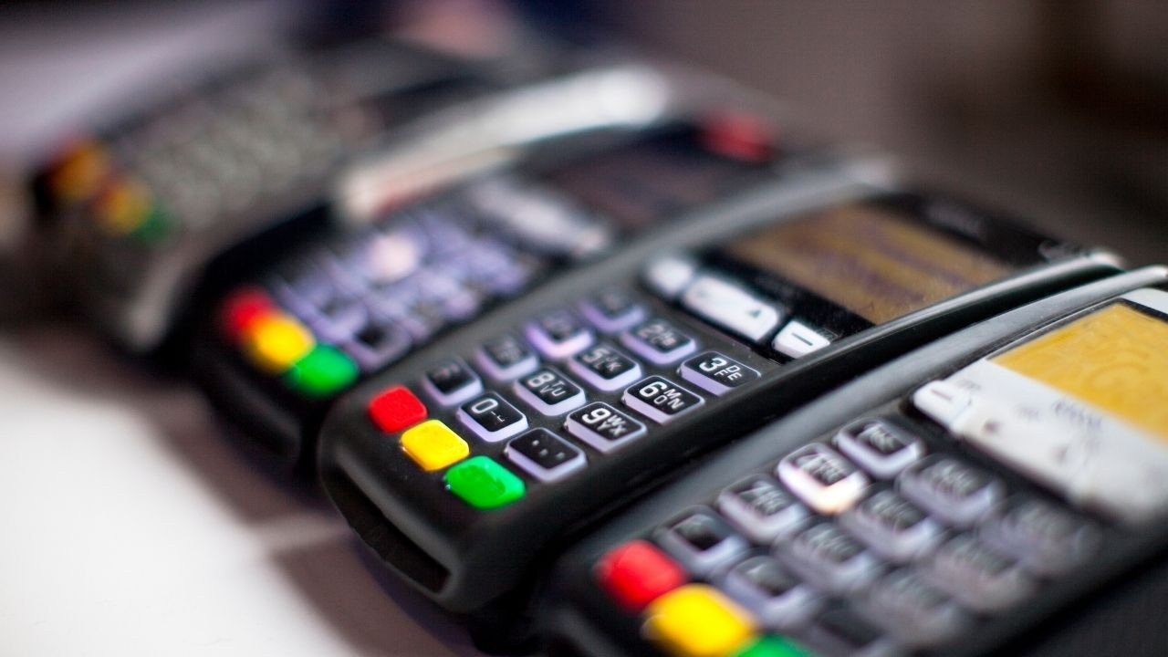 Oszustwo na 1,3 miliarda punktów sprzedaży w Stambule: zatrzymano 60 podejrzanych