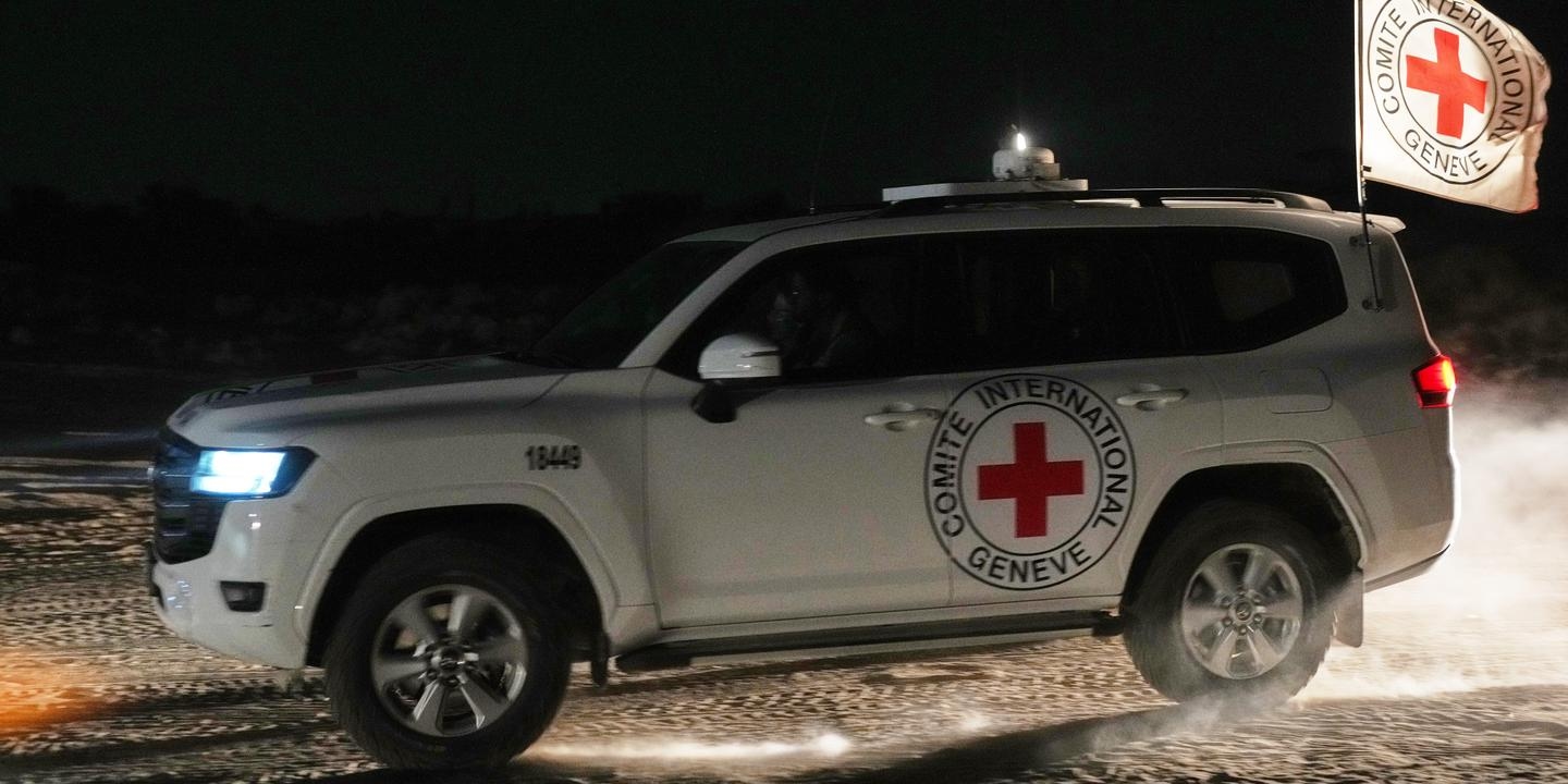 CANLI, Gazze: İsrail, Hamas'ın kendisine rehin olarak sunduğu bir cesedi teslim aldığını duyurdu