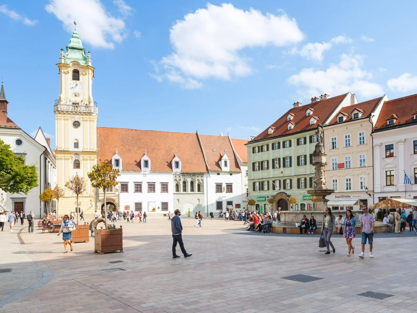 Il faudra faire attention à ne pas marcher trop vite. Une ville européenne avec ses limites.