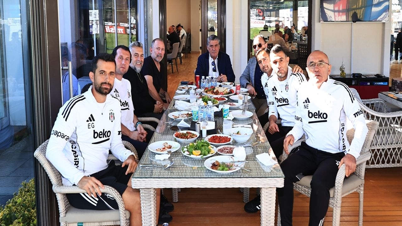 Prezydent Beşiktaş Serdal Adalı spotkał się z zawodnikami przed derbami Fenerbahçe
