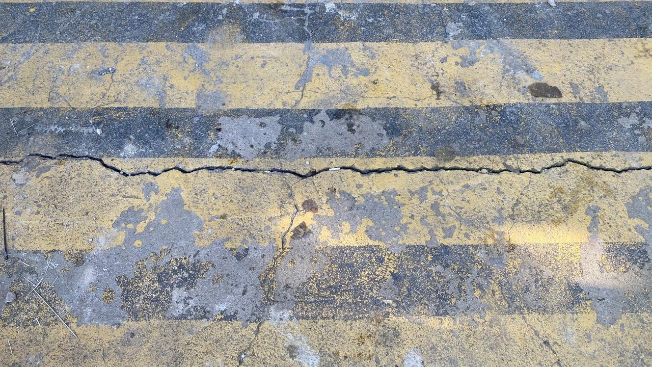 Panik nach Explosion in Gebäudesäulen in Ataşehir