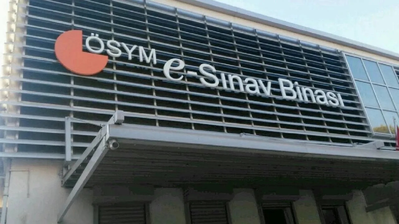 Egzaminy papierowe są zastępowane egzaminami elektronicznymi