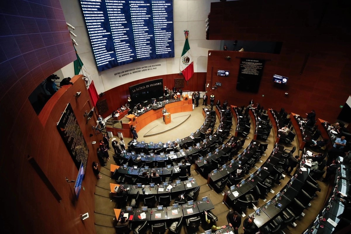 Morena i opozycja starły się w Senacie w sprawie morderstwa Carlosa Manzo