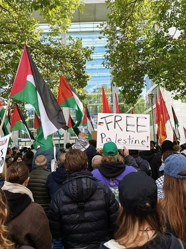 The Israeli ambassador to Germany, Ron Prosor, strongly warns against left-wing anti-Semitism in Germany.