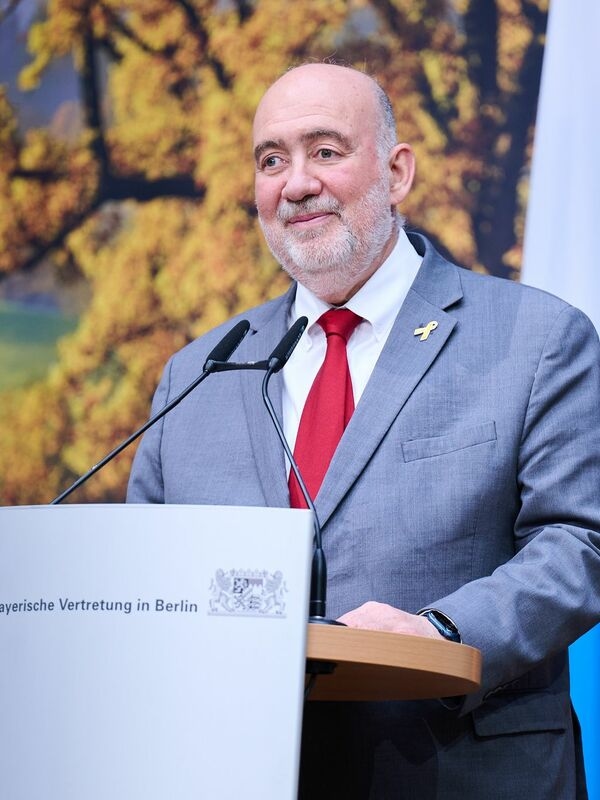 De Israëlische ambassadeur in Duitsland maakt onderscheid tussen links-, rechts- en islamistisch antisemitisme.