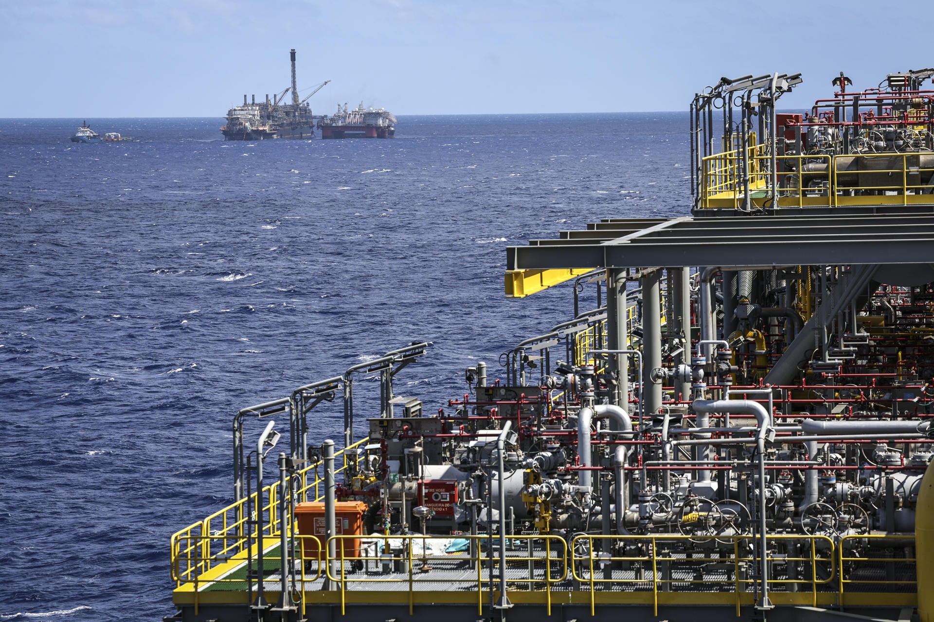 Petrobras kondigt nieuw vrijwillig ontslagplan aan. Ontdek hoeveel mensen er ontslagen kunnen worden.