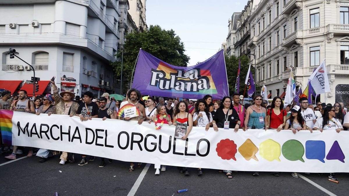 Masiva marcha del Orgullo LGBTIQ+ en Buenos Aires con música, colores y críticas al Gobierno
