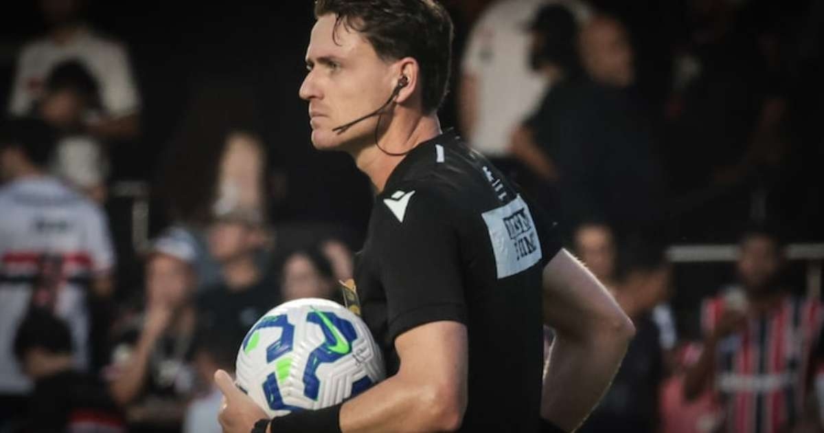 Un mese dopo aver commesso un errore nella partita San Paolo-Palmeiras, Abatti Abel torna ad arbitrare e abbandona la partita circondato dalla polizia.