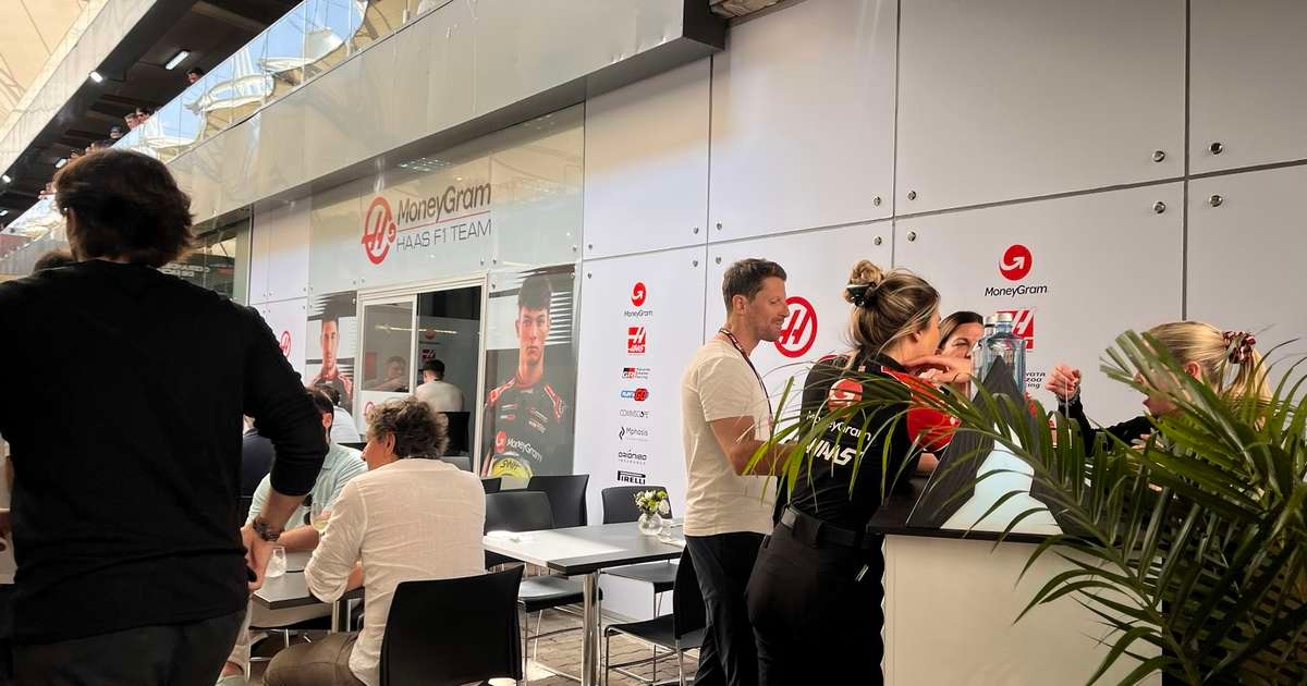 F1: Romain Grosjean partecipa al GP di San Paolo e fa visita al team Haas.