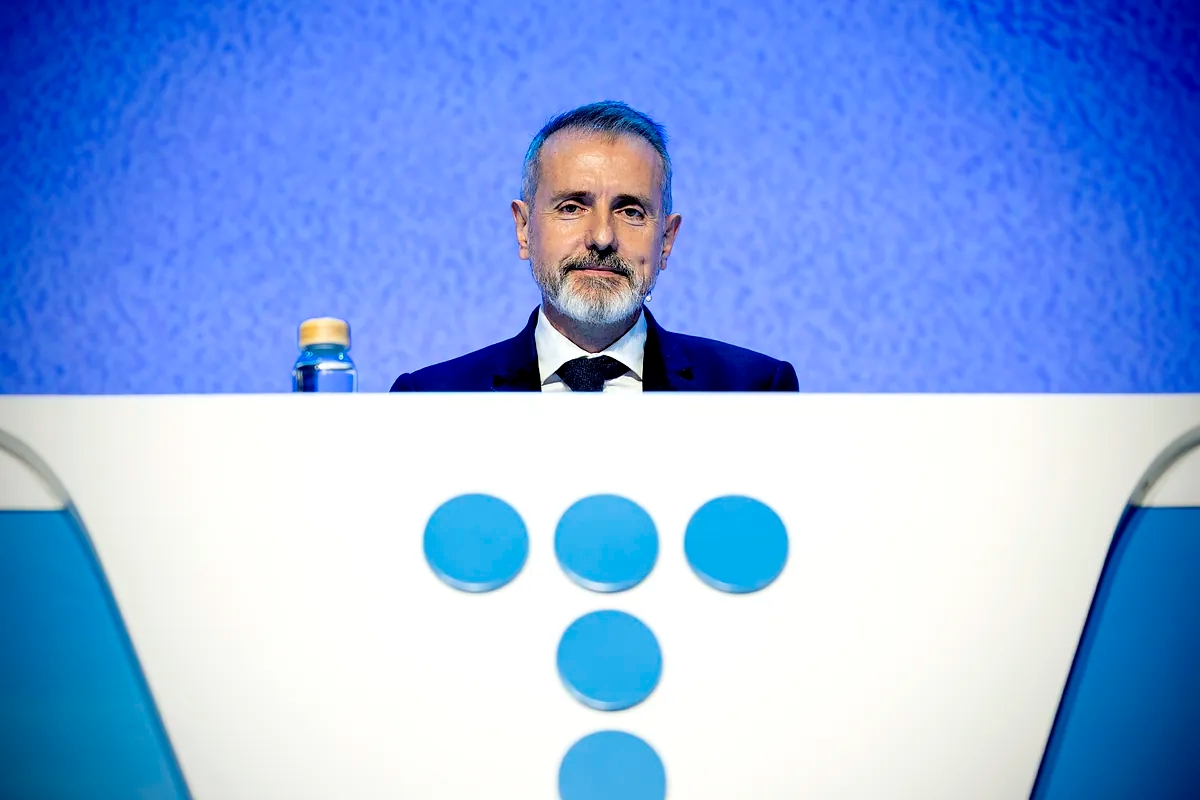 Telefónica da un tajo a su histórica política de dividendo para ahorrar 870 millones en dos años con vista a las compras