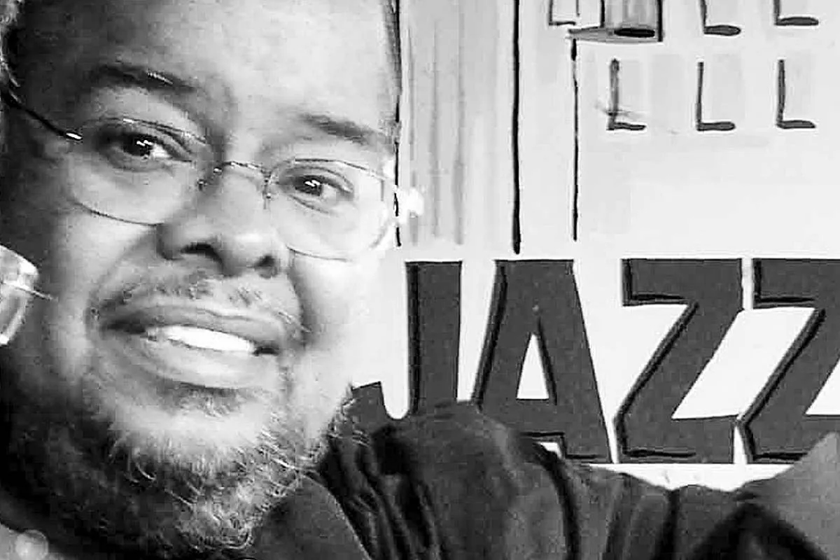 Anthony Jackson, lendário baixista que colaborou com Madonna, Bee Gees, Diana Ross e Simon & Garfunkel, morre.