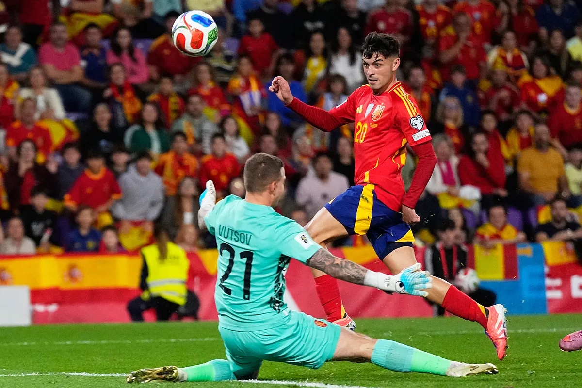 A linda dança de Pedri em Valladolid deixa a Espanha à beira da Copa do Mundo.