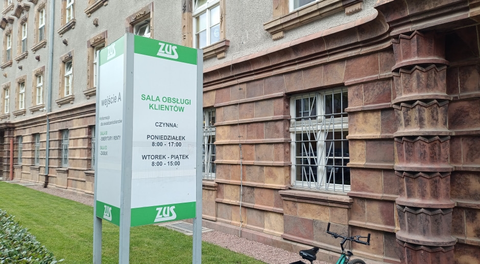 O nível 4 sozinho não é suficiente. Seis meses de atraso e nada.