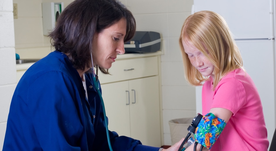 Krankenschwestern lehnen medizinisches Betreuungspersonal an Schulen ab. Sie fordern, dass dieses aus dem Gesetzentwurf gestrichen wird.