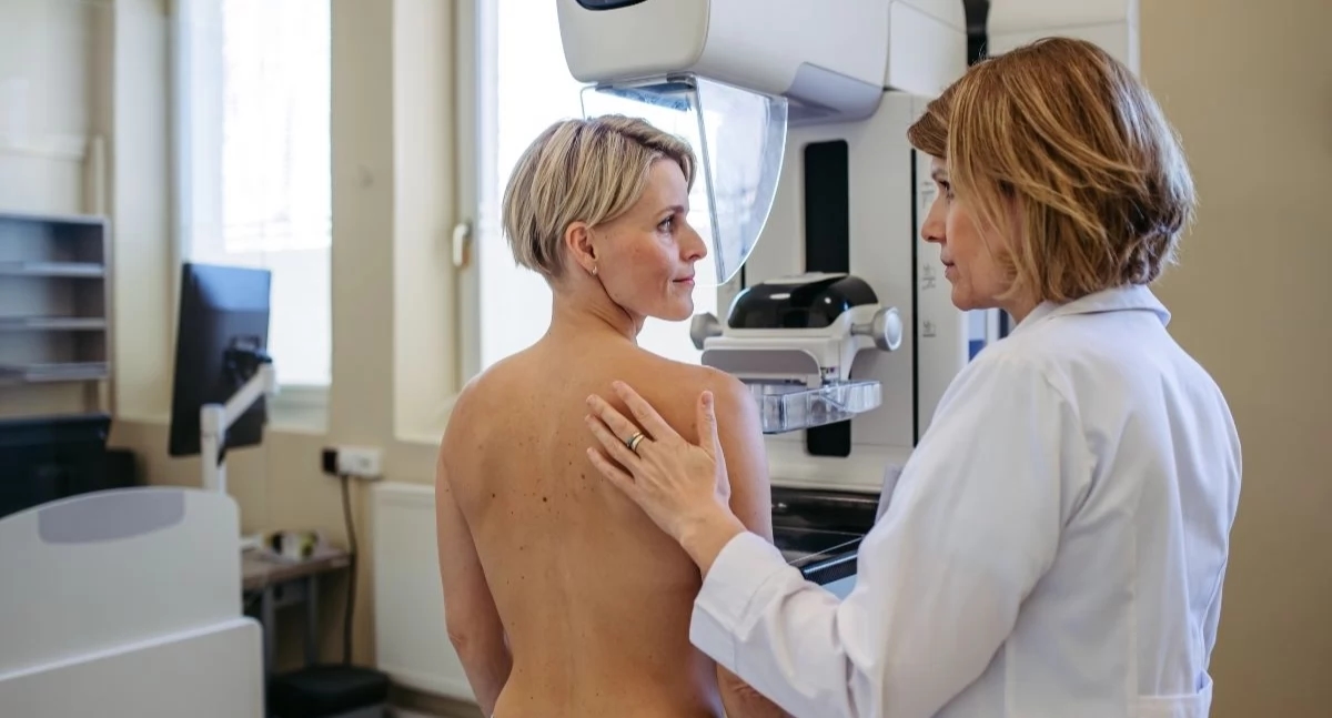 Le donne inizieranno a ricevere messaggi di testo. È un invito a sottoporsi allo screening per il cancro al seno.