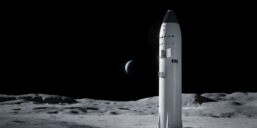 SpaceX planea una misión simplificada a la Luna para recuperar el favor de la NASA y China amenaza con pisarla antes de 2030