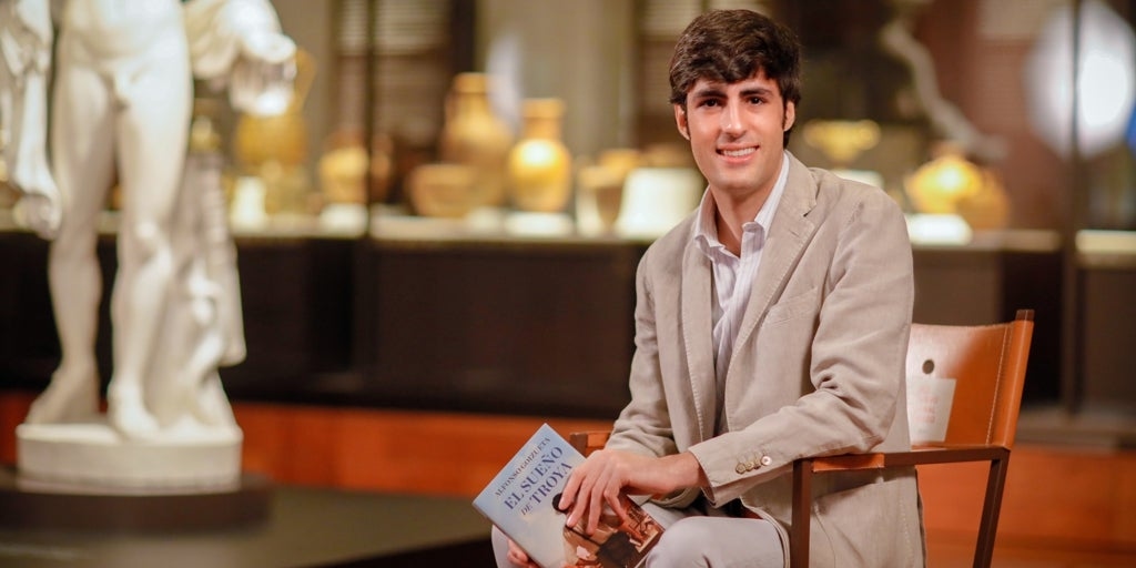 Alfonso Goizueta: «Alejandro Magno tenía capacidad de redención; Schliemann no»