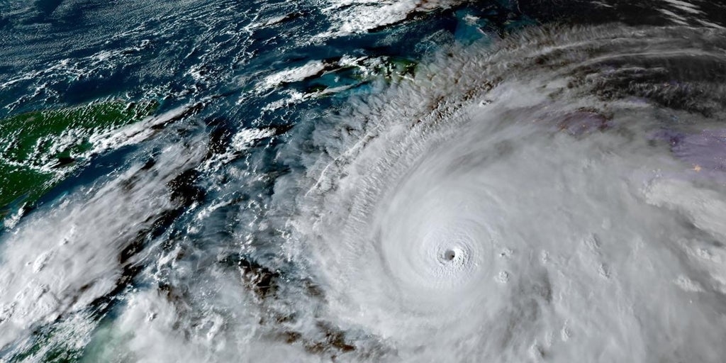 El huracán Melissa, el más violento registrado en el Atlántico, toca tierra en Jamaica