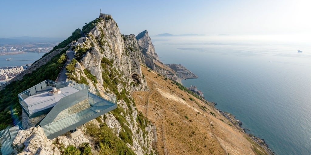 Die beeindruckende Brücke, die Sie in Gibraltar unbedingt besuchen müssen: Sie ist aus Glas und befindet sich 340 Meter über dem Meeresspiegel.