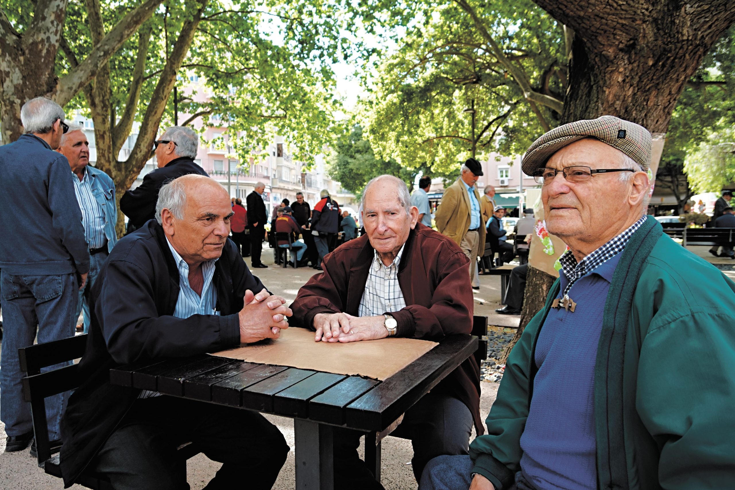 Pressione sul bilancio dello Stato per raggiungere gli obiettivi di investimento e aumentare le pensioni.