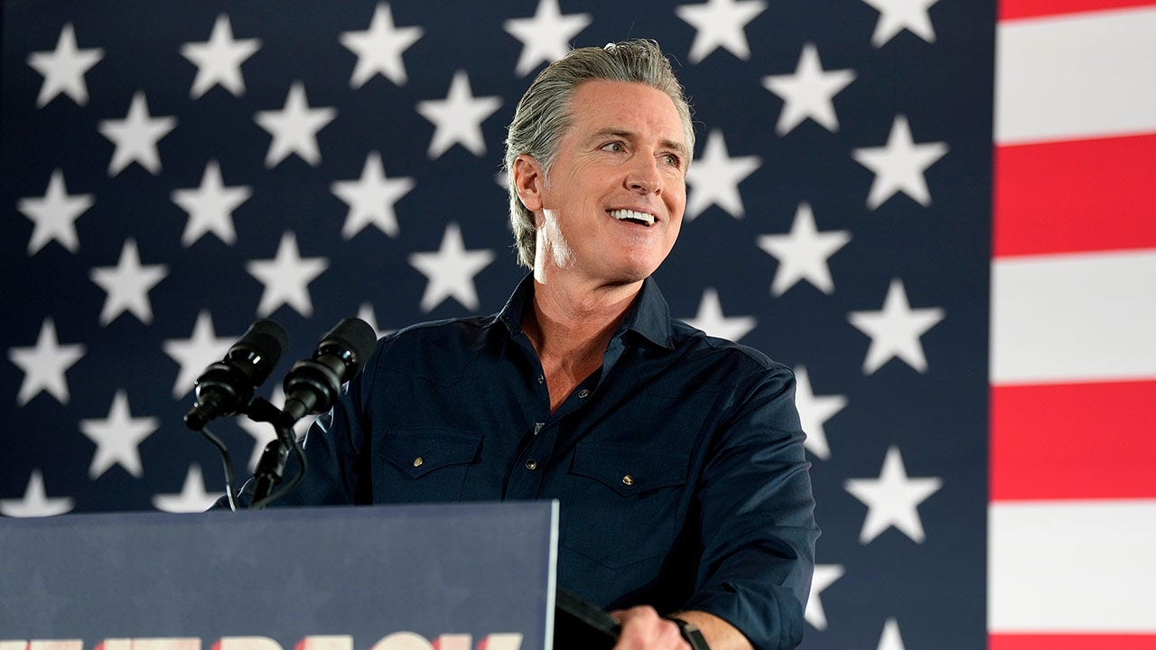 Newsom dice alla folla del Texas che riprendere la Camera è "la soluzione definitiva" per i democratici nel 2026