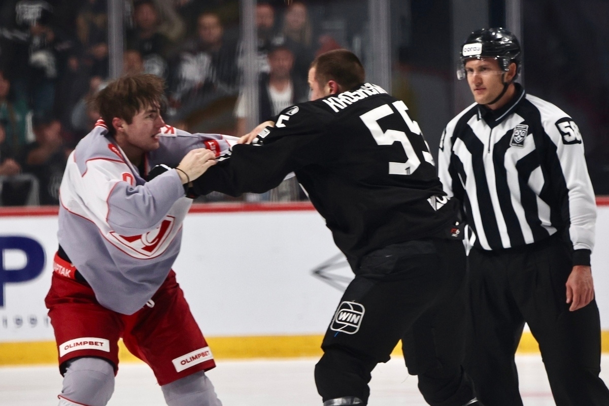 A KHL comentou sobre a decisão de desqualificar o jogador do Traktor, Kroshinsky.