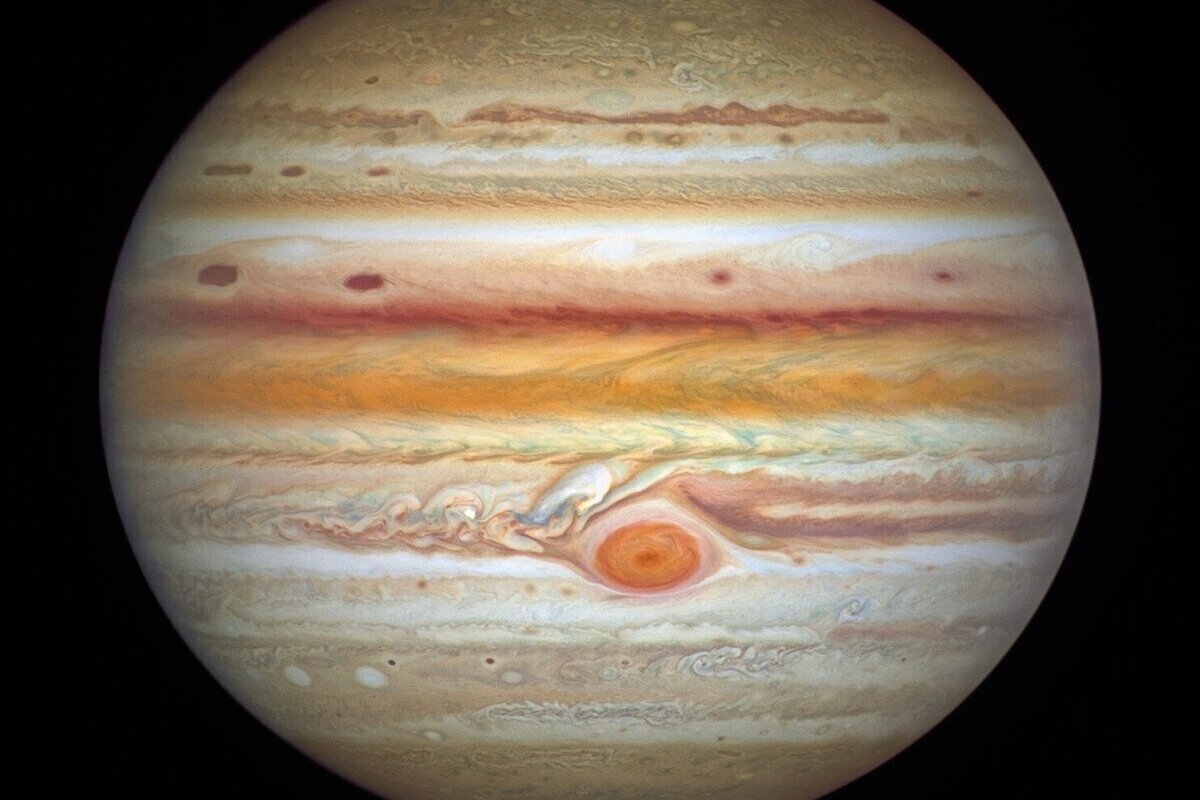 Jupiter zou honderden asteroïden op de aarde kunnen laten neerstorten.