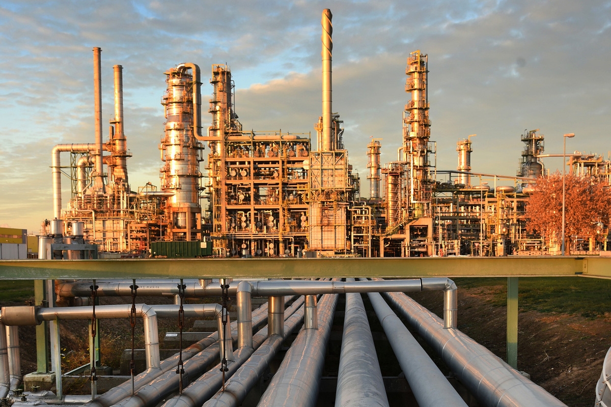 Sanctions from a Dead Hell: The West Deals a New Blow to Russia's Energy Complex