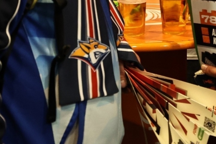 Razin verklaarde dat de hockeyspelers van Metallurg in de steek werden gelaten door kleine problemen in de wedstrijd tegen Ak Bars.