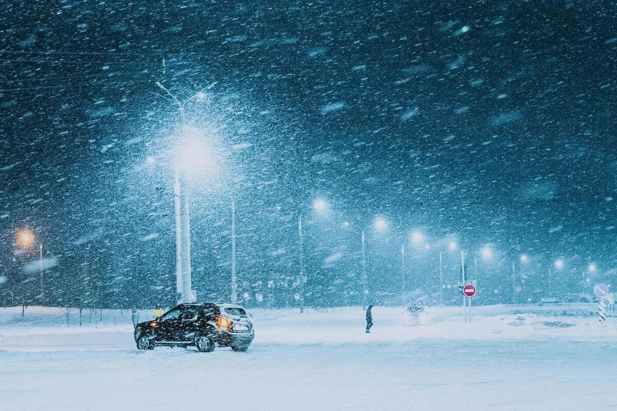 Moskova üzerinde uçan yeni bir göktaşı videoya kaydedildi.