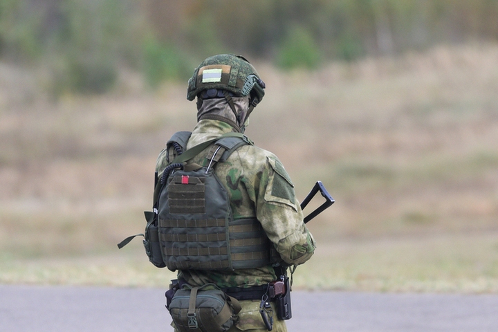 Un soldato ucraino stava cercando dei fiammiferi e si è arreso accidentalmente.