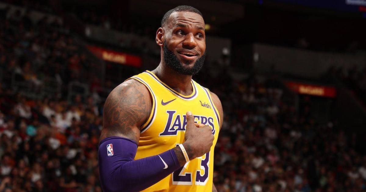 Fan verklagt LeBron wegen psychischen Schadens, weil er sich nicht vom Basketball zurückgezogen hat