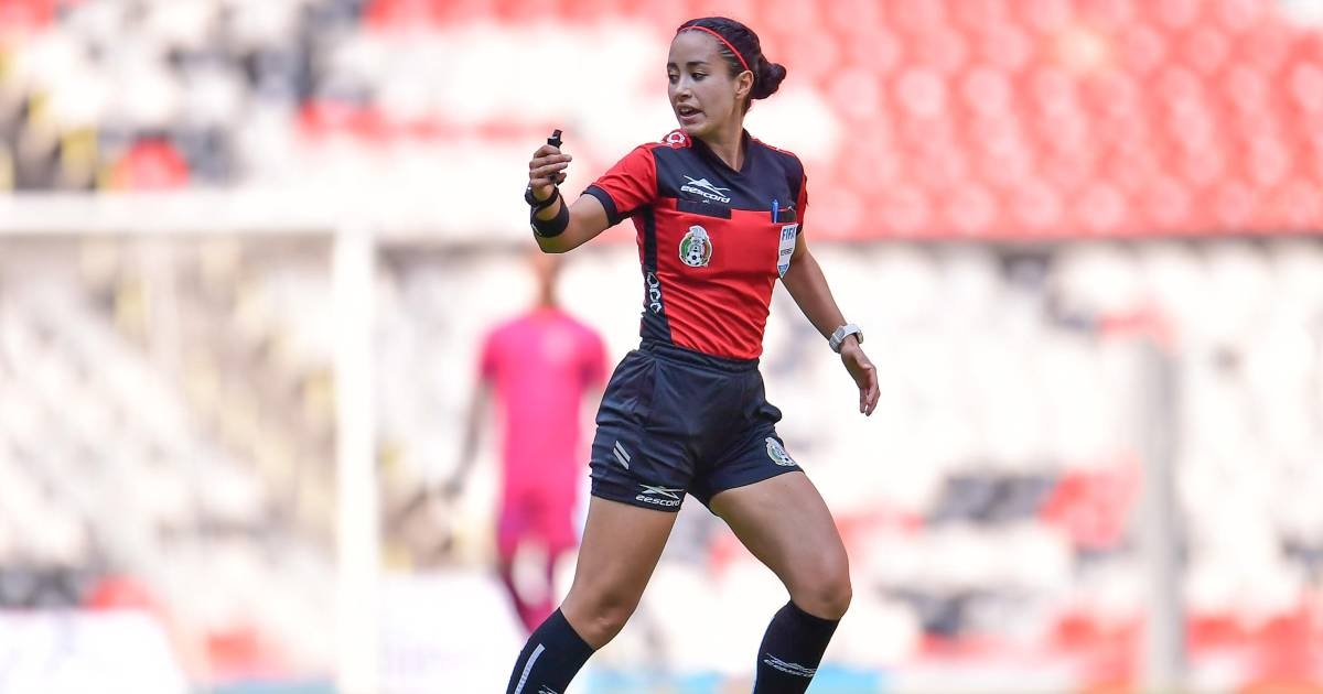 Katia Itzel wird kritisiert, nachdem sie einen Elfmeter verwandelt hat, der Japan aus der U-20-Weltmeisterschaft ausscheiden ließ.