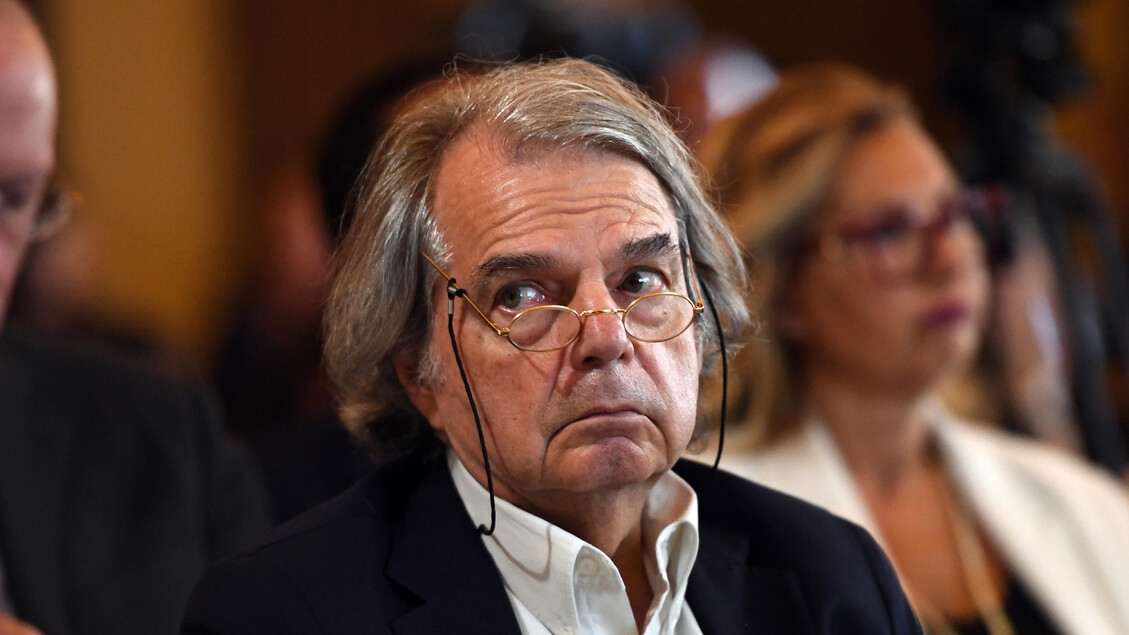 Meloni se enfada por el aumento de sueldo, y Brunetta lo revoca.