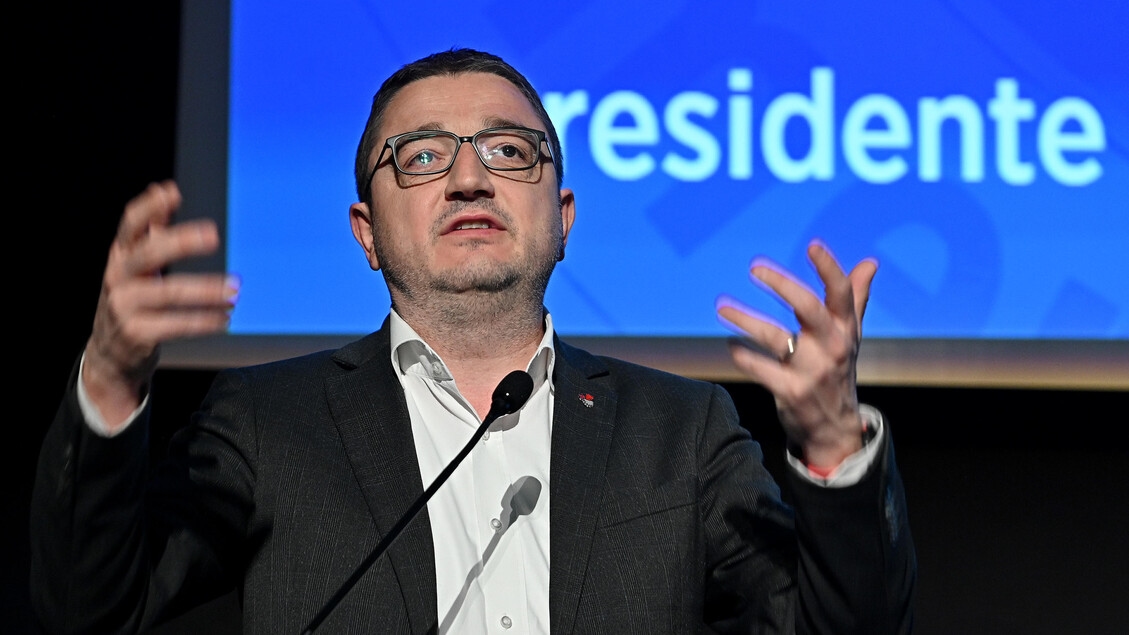 La Cour constitutionnelle bloque Fugatti, tensions au sein du centre-droit