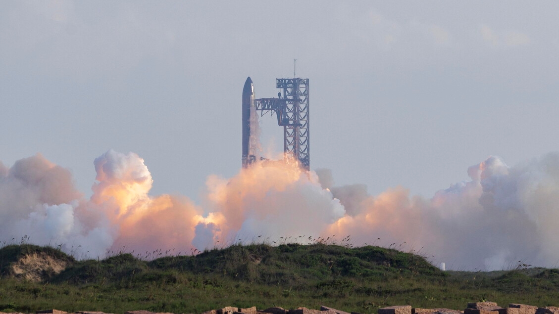 Jedenasty test Starship, rakiety Muska wysłanej na Księżyc i Marsa, zakończył się sukcesem.
