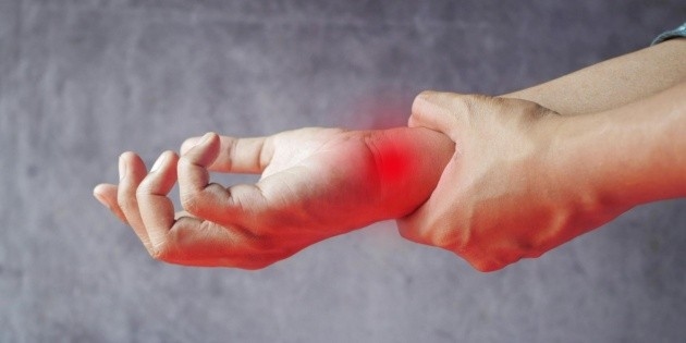Perché le mani fanno male quando fa freddo?