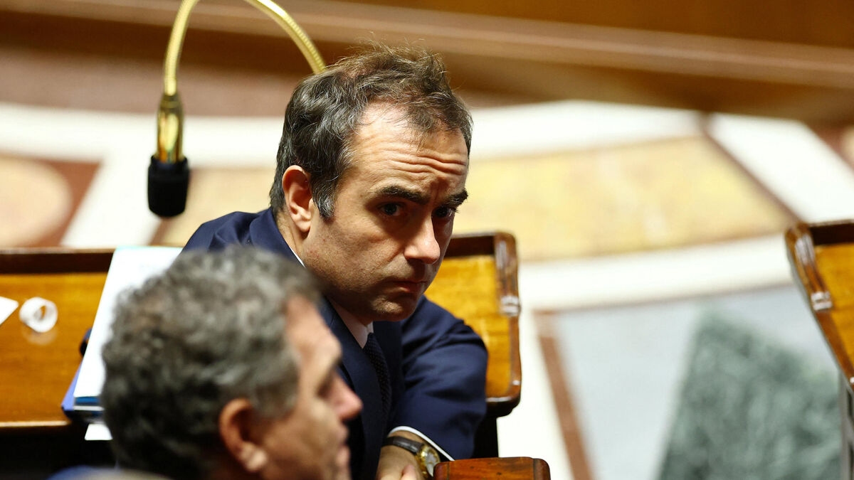 Bilancio: Lecornu indebolito da un'alleanza temporanea tra sinistra e RN sulla tassazione multinazionale